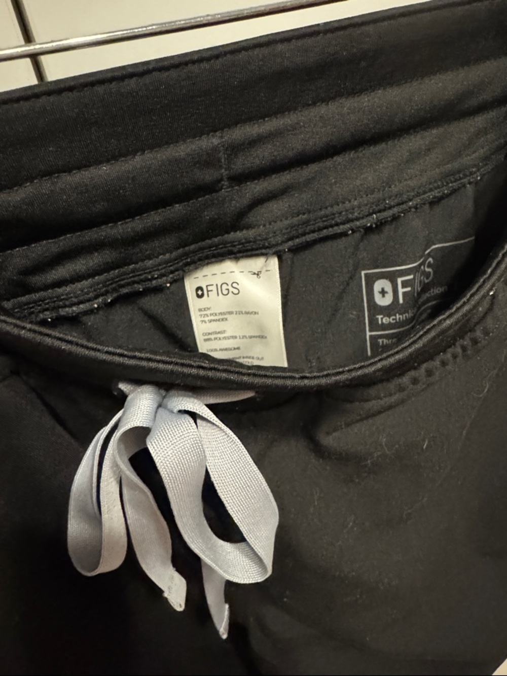 FIGS - high waist technical collection straight leg cargo scrubs - Picture 2 of 9